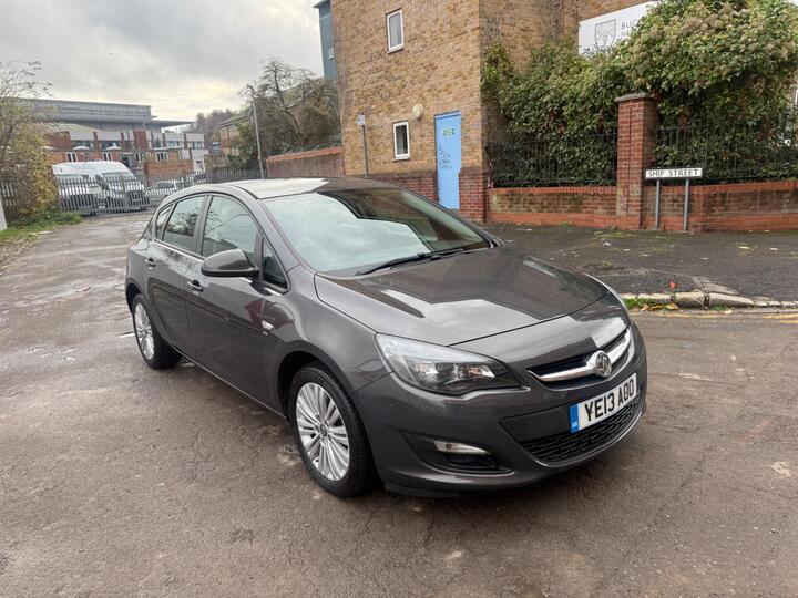 Vauxhall Astra 1.7 CDTi EcoFLEX Energy Euro 5 5dr Vauxhall Astra 1.7 CDTi EcoFLEX Energy Euro 5 5dr