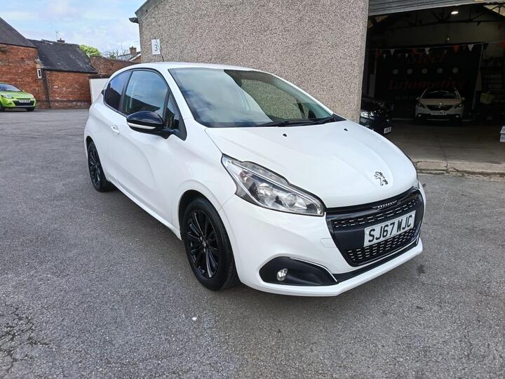 Peugeot 208 1.2 PureTech Black Edition Euro 6 3dr