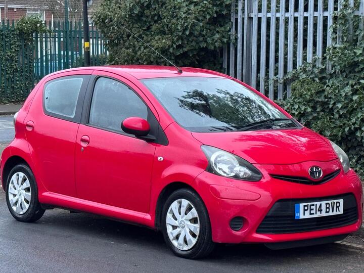 Toyota AYGO 1.0 VVT-i Move Euro 5 5dr Toyota AYGO 1.0 VVT-i Move Euro 5 5dr
