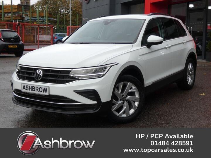 Volkswagen TIGUAN 1.5 TSI Life Euro 6 (s/s) 5dr Volkswagen TIGUAN 1.5 TSI Life Euro 6 (s/s) 5dr