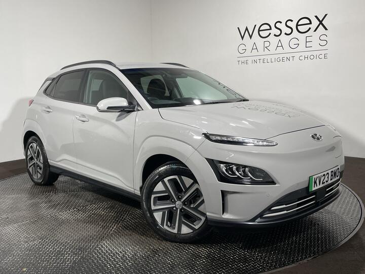Hyundai Kona 64kWh Premium Auto 5dr (10.5kW Charger) Hyundai Kona 64kWh Premium Auto 5dr (10.5kW Charger)