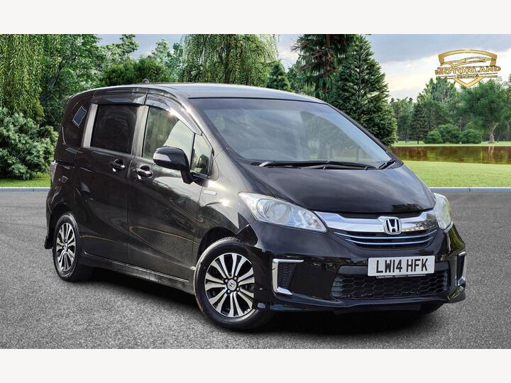 Honda Freed 1.5L, HYBRID, AUTO, 6 SEATS, 5DR