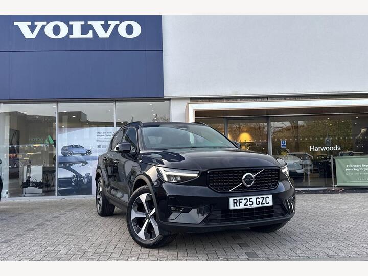 Volvo XC40 2.0 B4 MHEV Plus Dark DCT Auto Euro 6 (s/s) 5dr