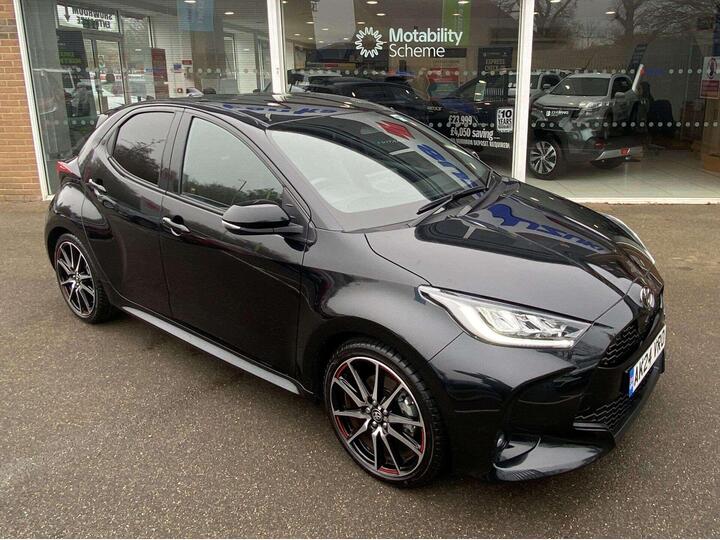 Toyota Yaris 1.5 VVT-h GR SPORT E-CVT Euro 6 (s/s) 5dr