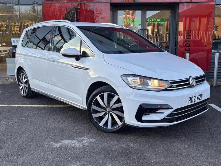 Volkswagen Touran 1.5 TSI EVO R-Line DSG Euro 6 (s/s) 5dr Volkswagen Touran 1.5 TSI EVO R-Line DSG Euro 6 (s/s) 5dr