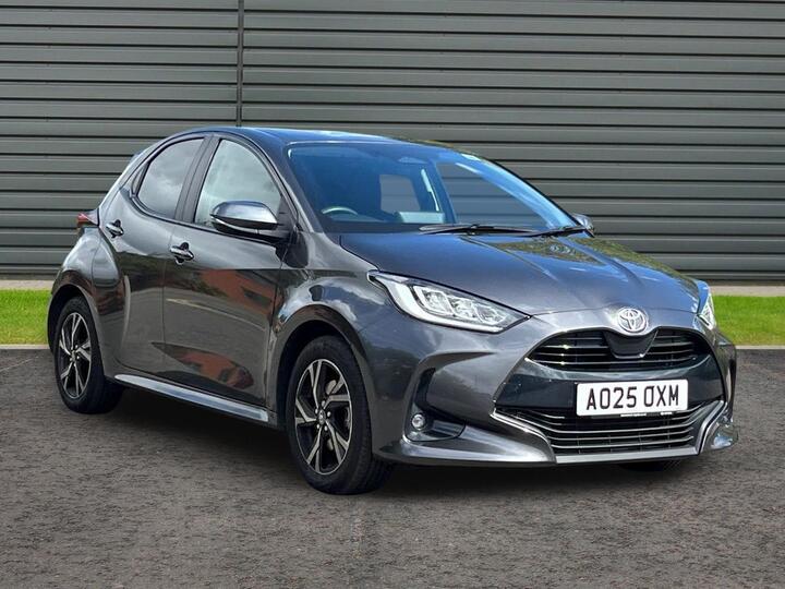 Toyota Yaris 1.5 VVT-h Design E-CVT Euro 6 (s/s) 5dr
