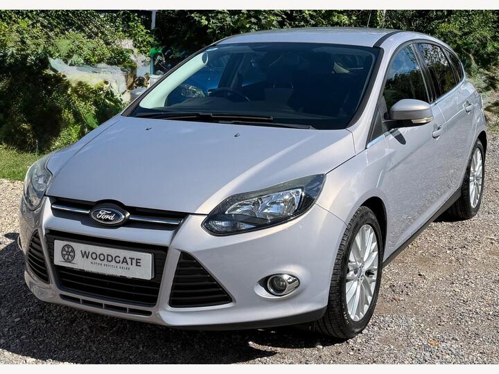 Ford Focus 1.0T EcoBoost Zetec Euro 5 (s/s) 5dr