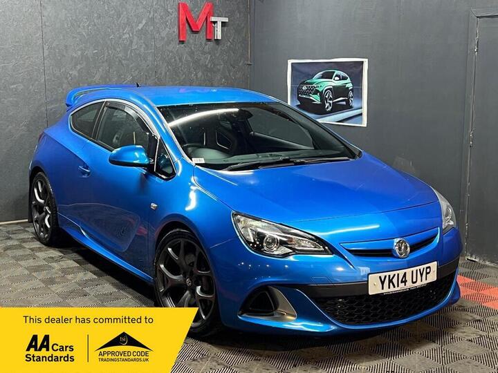Vauxhall Astra GTC 2.0T VXR Euro 5 (s/s) 3dr Vauxhall Astra GTC 2.0T VXR Euro 5 (s/s) 3dr
