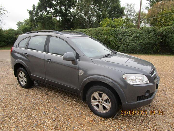 Chevrolet Captiva 2.0 VCDi LS Euro 4 5dr Chevrolet Captiva 2.0 VCDi LS Euro 4 5dr