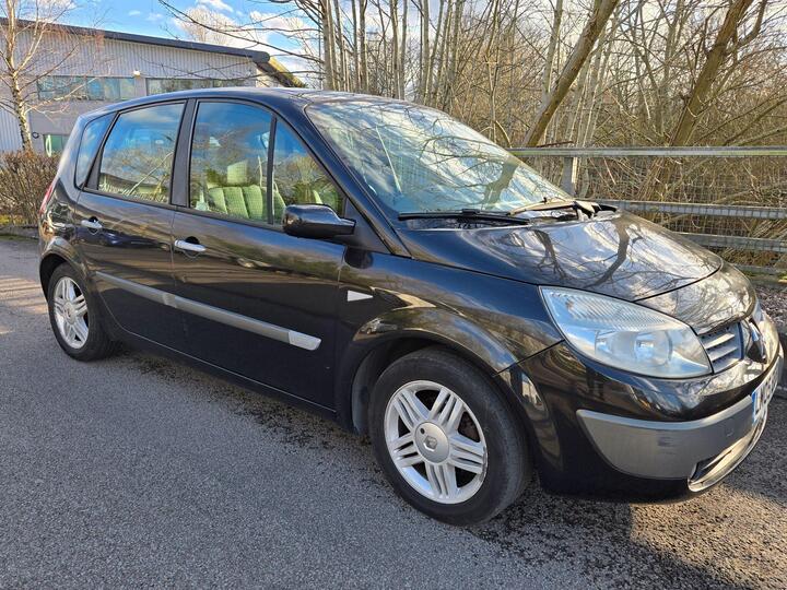 Renault Scenic 1.6 VVT Privilege 5dr