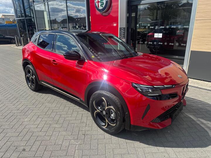 Alfa Romeo Junior 1.2 MHEV Ibrida Intensa E-DCT Euro 6 (s/s) 5dr