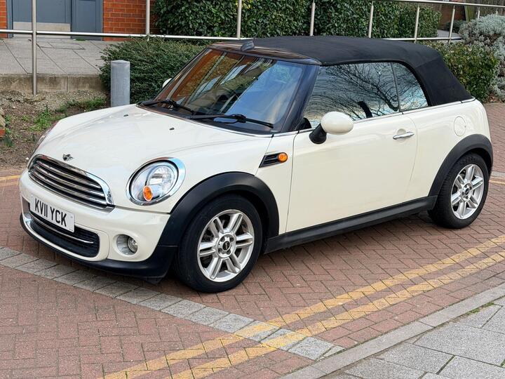 MINI Convertible 1.6 Cooper Steptronic Euro 5 2dr