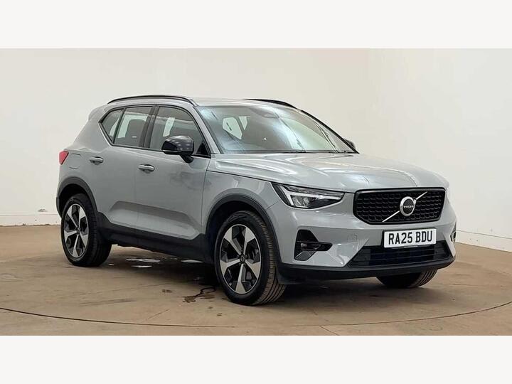 Volvo XC40 2.0 B4 MHEV Plus Dark DCT Auto Euro 6 (s/s) 5dr