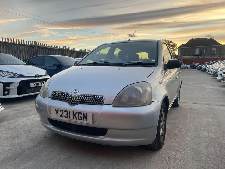 Toyota Yaris 1.3 VVT-i 16v CDX 5dr