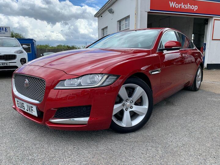 Jaguar XF 2.0d Portfolio Auto Euro 6 (s/s) 4dr