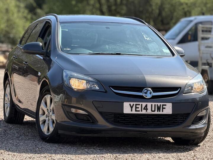 Vauxhall Astra 1.7 CDTi EcoFLEX Design Sports Tourer Euro 5 (s/s) 5dr Vauxhall Astra 1.7 CDTi EcoFLEX Design Sports Tourer Euro 5 (s/s) 5dr