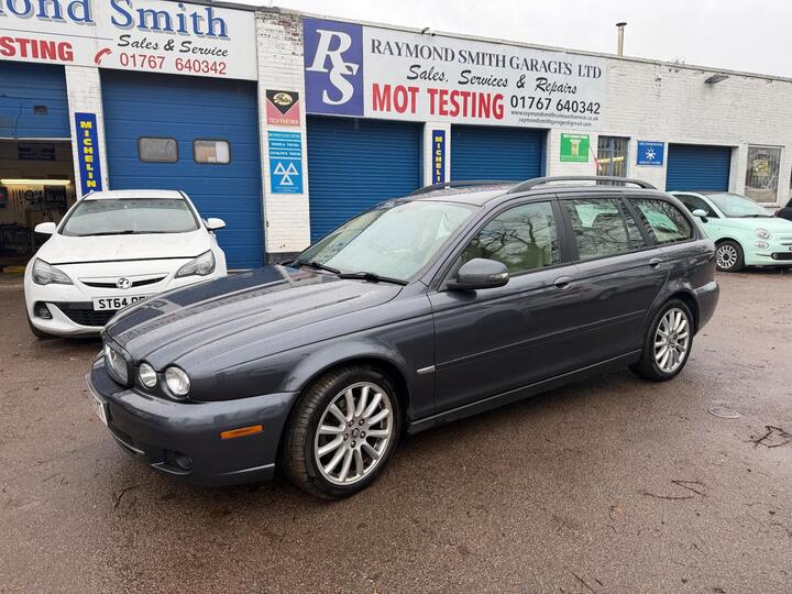 Jaguar X-Type 2.2D DPF S 5dr Jaguar X-Type 2.2D DPF S 5dr
