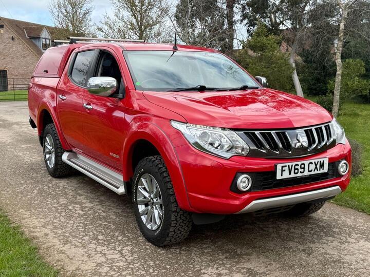Mitsubishi L200 2.4 DI-D DC Warrior 4WD Euro 6 4dr Mitsubishi L200 2.4 DI-D DC Warrior 4WD Euro 6 4dr