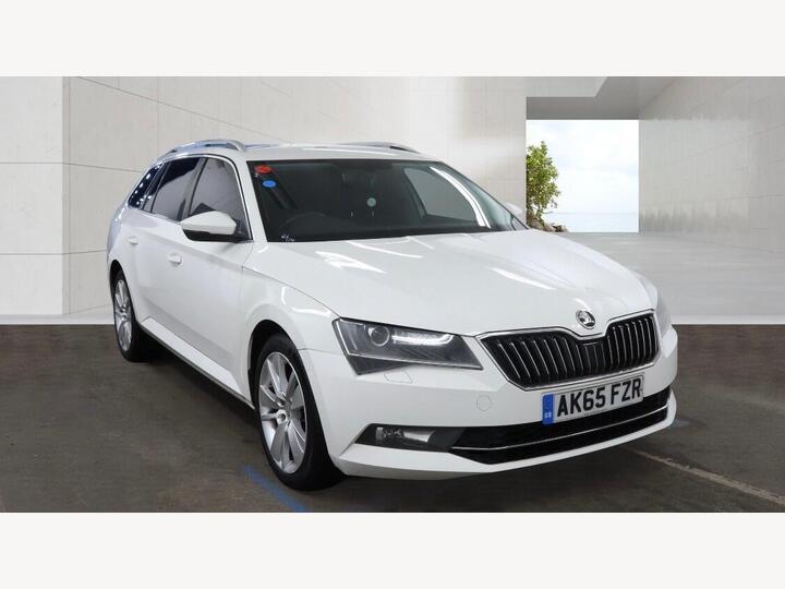 Skoda Superb 2.0 TDI SE L Executive DSG Auto 6Spd Euro 6 (s/s) 5dr Skoda Superb 2.0 TDI SE L Executive DSG Auto 6Spd Euro 6 (s/s) 5dr