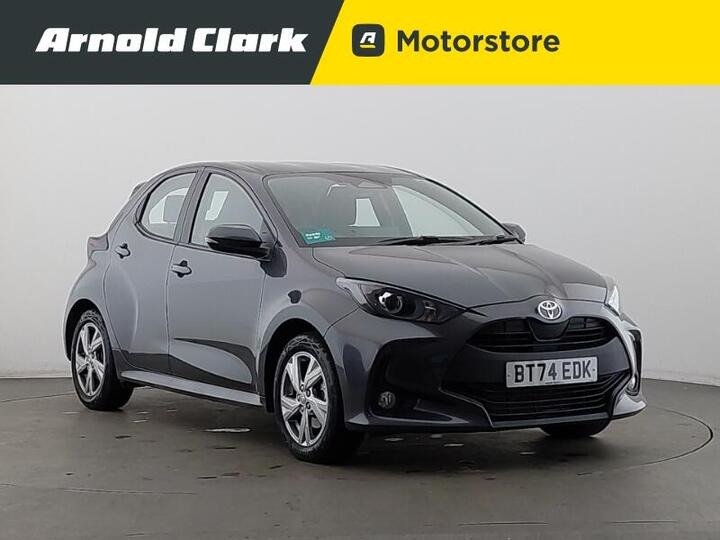 Toyota Yaris 1.5 VVT-h Icon E-CVT Euro 6 (s/s) 5dr Toyota Yaris 1.5 VVT-h Icon E-CVT Euro 6 (s/s) 5dr