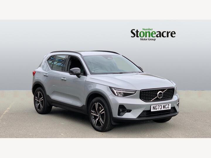 Volvo XC40 2.0 B3 MHEV Plus Dark DCT Auto Euro 6 (s/s) 5dr