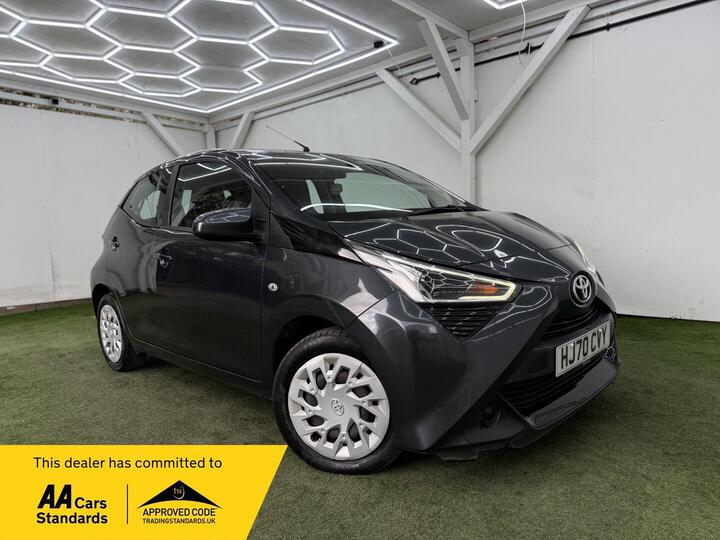 Toyota AYGO 1.0 VVT-i X-play X-shift Euro 6 5dr (Safety Sense)