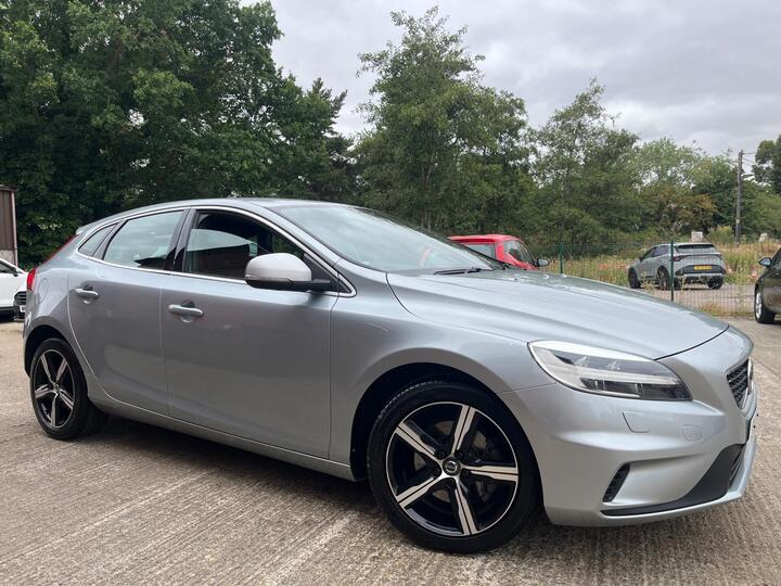 Volvo V40 2.0 T2 R-Design Nav Plus Euro 6 (s/s) 5dr