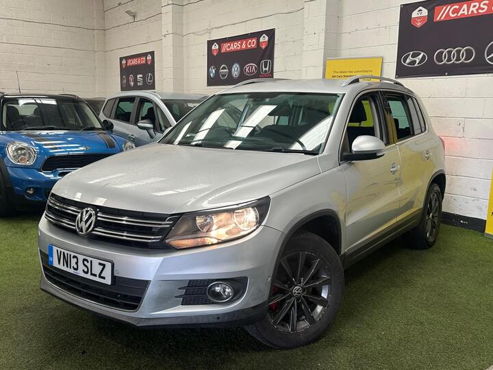 Volkswagen Tiguan 2.0 TDI BlueMotion Tech SE DSG 4WD Euro 5 (s/s) 5dr