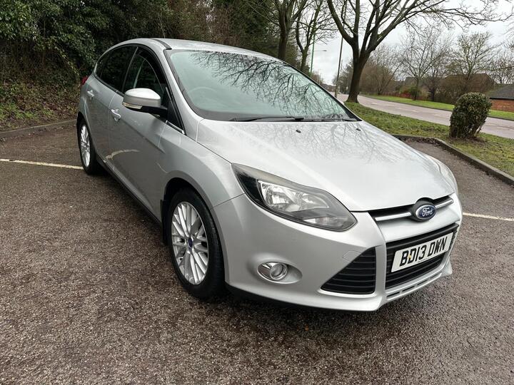 Ford Focus 1.0T EcoBoost Zetec Euro 5 (s/s) 5dr