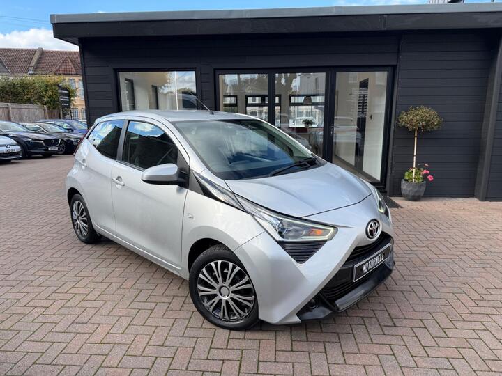 Toyota AYGO 1.0 VVT-i X-play Euro 6 (s/s) 5dr