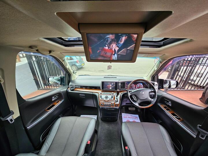 Nissan Elgrand 4WD 3.5 HIGHWAY STAR SERES 3 Nissan Elgrand 4WD 3.5 HIGHWAY STAR SERES 3