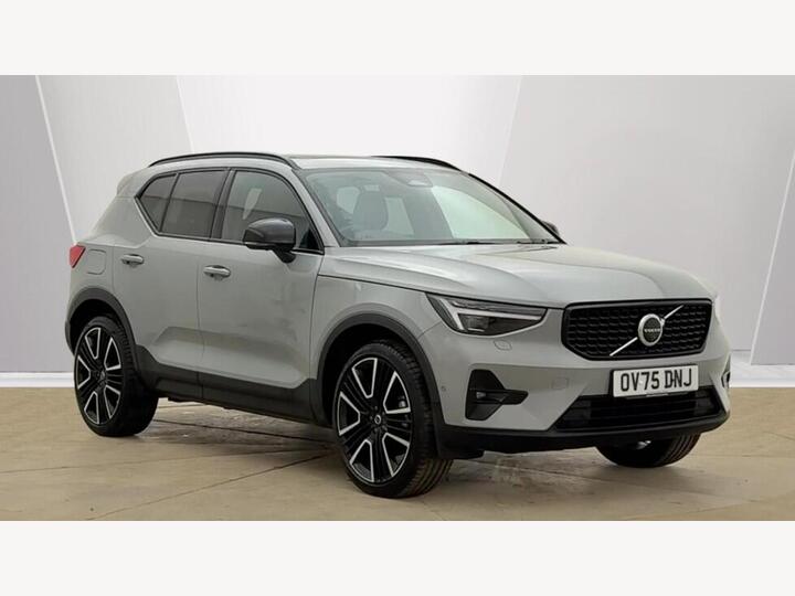 Volvo XC40 2.0 B3 MHEV Ultra Dark DCT Auto Euro 6 (s/s) 5dr
