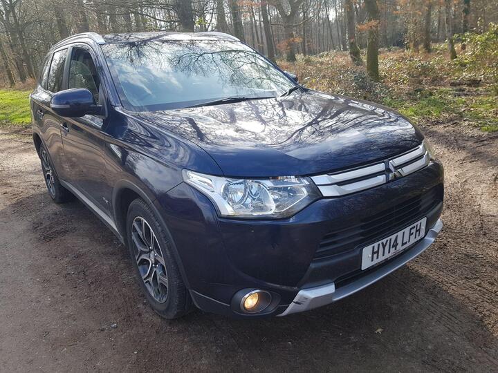 Mitsubishi Outlander 2.2 DI-D GX3 4WD Euro 5 (s/s) 5dr Mitsubishi Outlander 2.2 DI-D GX3 4WD Euro 5 (s/s) 5dr