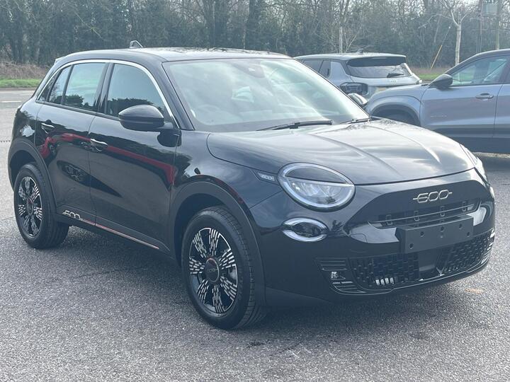 Fiat 600 1.2 MHEV E-DCT Euro 6 (s/s) 5dr