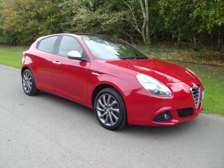 Alfa Romeo Giulietta 1.4 TB MultiAir Collezione Euro 5 (s/s) 5dr Alfa Romeo Giulietta 1.4 TB MultiAir Collezione Euro 5 (s/s) 5dr