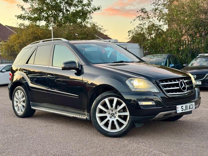 Mercedes-Benz M Class 3.0 ML350 CDI V6 BlueEfficiency Grand Edition G-Tronic 4WD Euro 5 5dr Mercedes-Benz M Class 3.0 ML350 CDI V6 BlueEfficiency Grand Edition G-Tronic 4WD Euro 5 5dr