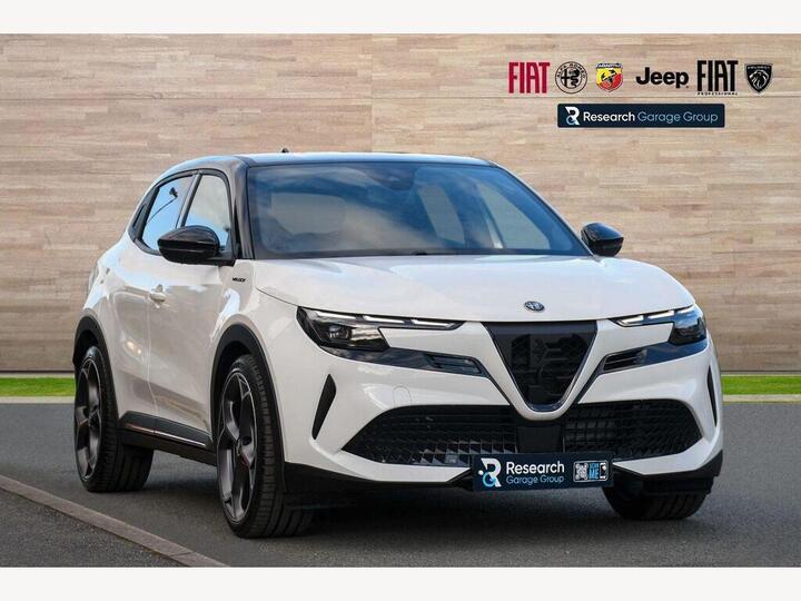 Alfa Romeo Junior Elettrica 54kWh Elettrica Veloce Auto 5dr