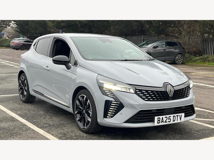 Renault Clio 1.6 E-TECH Techno Auto Euro 6 (s/s) 5dr