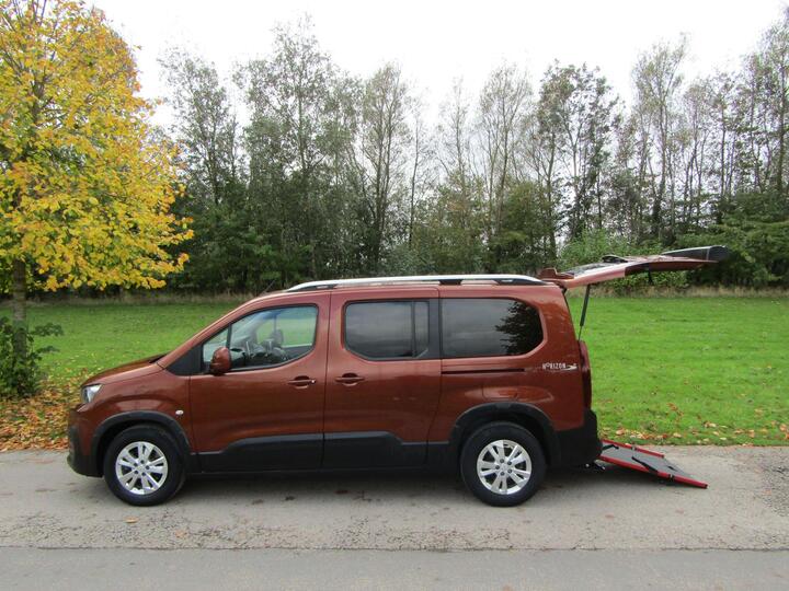 Peugeot Rifter Horizon 1.5 Hdi XL LWB Wheelchair Access Peugeot Rifter Horizon 1.5 Hdi XL LWB Wheelchair Access