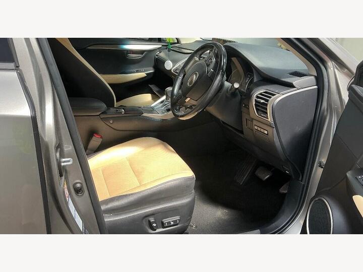 Lexus NX 2.5 300h Luxury E-CVT 4WD Euro 6 (s/s) 5dr