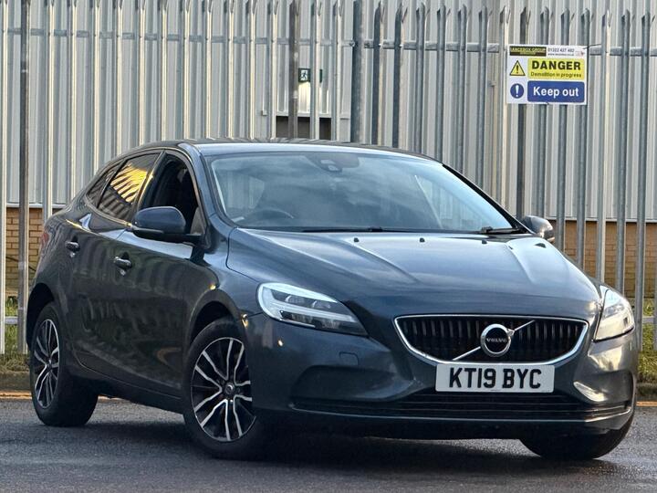 Volvo V40 1.5 T2 GPF Momentum Nav Plus Auto Euro 6 (s/s) 5dr