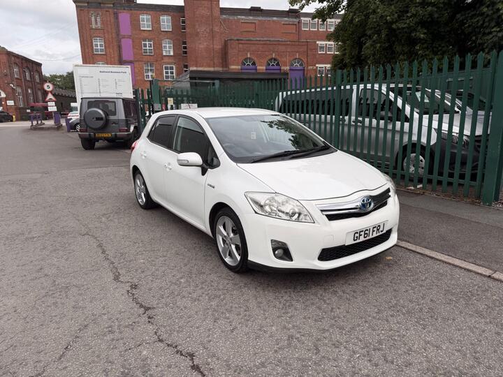 Toyota Auris 1.8 VVT-h T Spirit CVT Euro 5 (s/s) 5dr Toyota Auris 1.8 VVT-h T Spirit CVT Euro 5 (s/s) 5dr