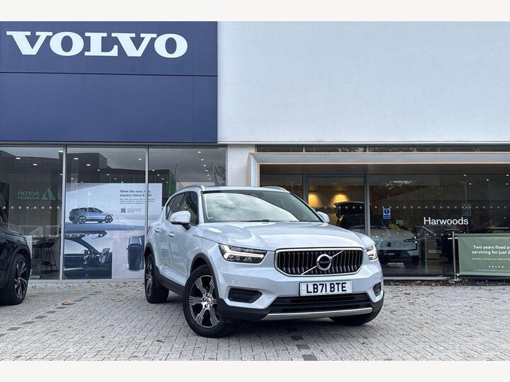 Volvo XC40 2.0 B4 MHEV Inscription Auto Euro 6 (s/s) 5dr