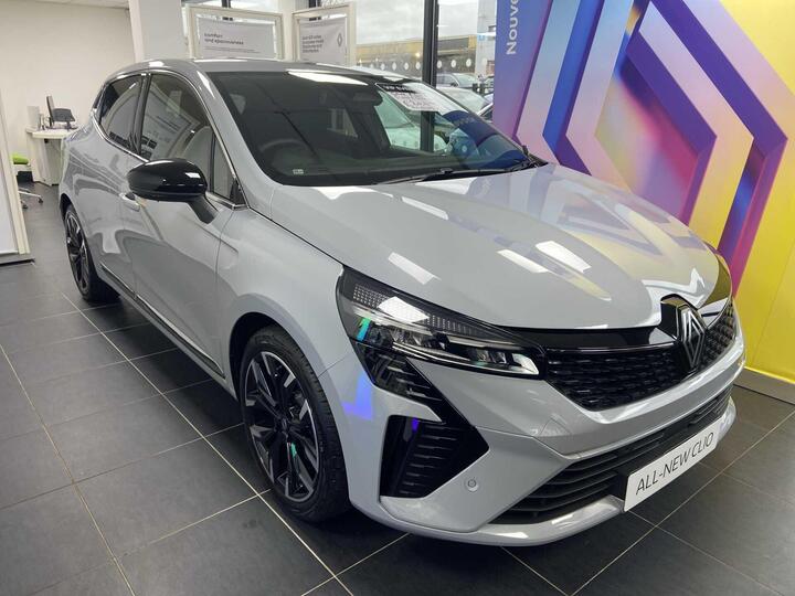 Renault Clio 1.6 E-TECH Techno Auto Euro 6 (s/s) 5dr