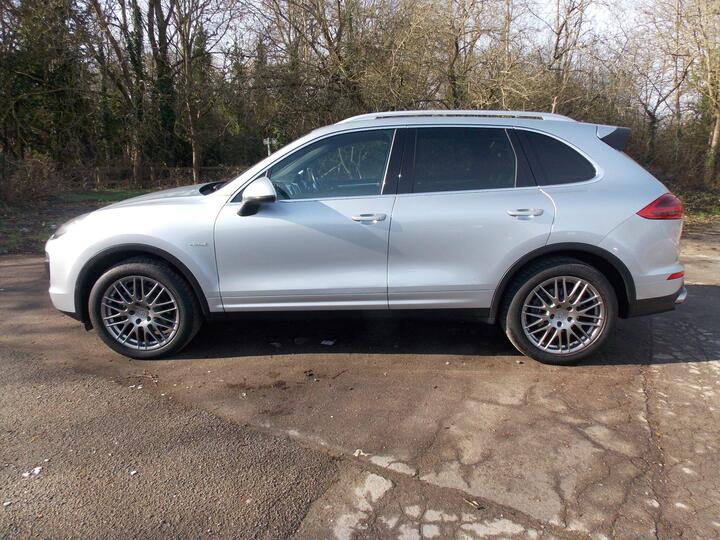Porsche Cayenne 3.0 TD V6 TiptronicS 4WD Euro 6 (s/s) 5dr