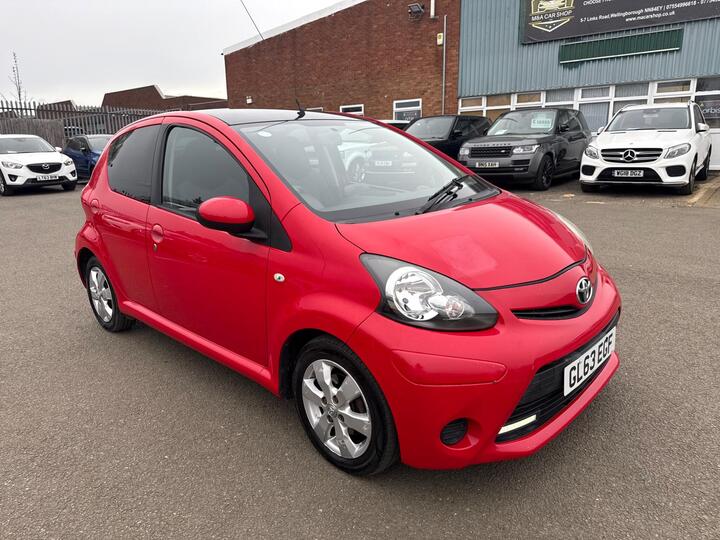 Toyota AYGO 1.0 VVT-i Move Euro 5 5dr
