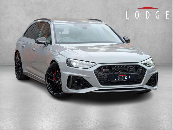 Audi RS 4 2.9 TFSI V6 Carbon Black Tiptronic Quattro Euro 6 (s/s) 5dr Audi RS 4 2.9 TFSI V6 Carbon Black Tiptronic Quattro Euro 6 (s/s) 5dr