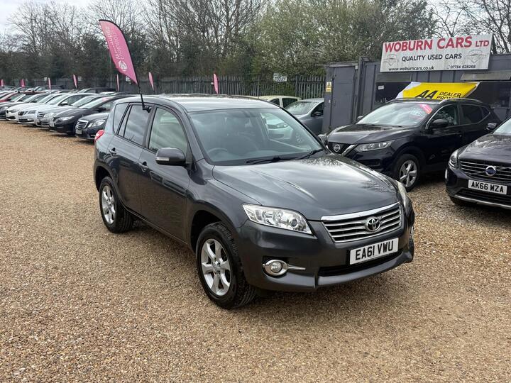 Toyota RAV4 2.2 D-4D XT-R 4WD Euro 5 5dr Toyota RAV4 2.2 D-4D XT-R 4WD Euro 5 5dr