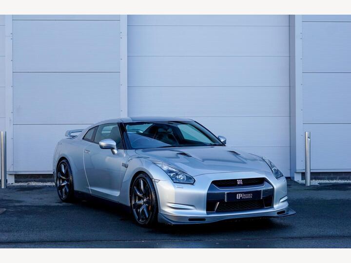 Nissan GT-R 3.8 V6 Black Edition Auto 4WD Euro 4 2dr