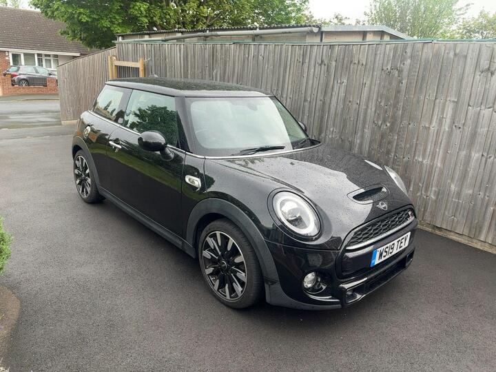 MINI Hatch 2.0 Cooper S Exclusive Steptronic Euro 6 (s/s) 3dr